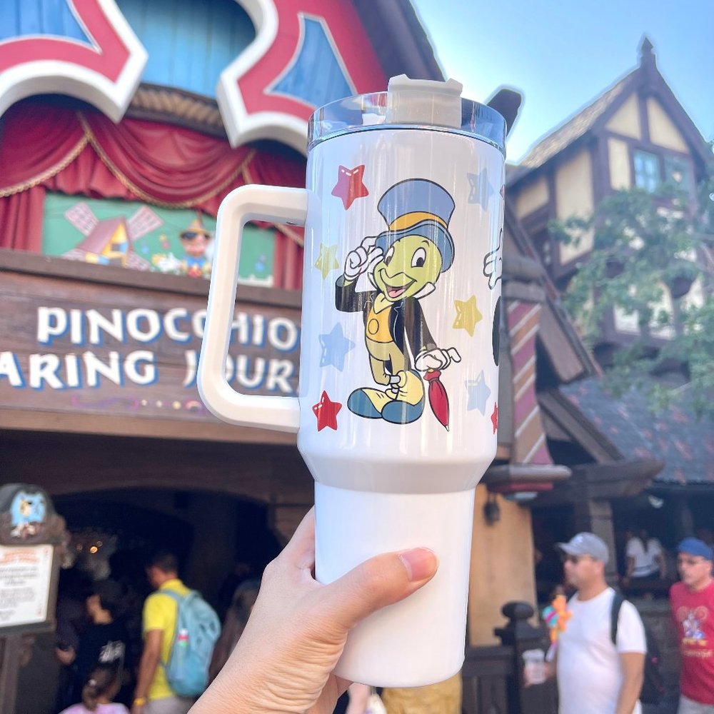 Disney Pinocchio 40 oz Tumbler/Water bottle/Mug with hand carry handle. FEATURE - Picture 3 of 7